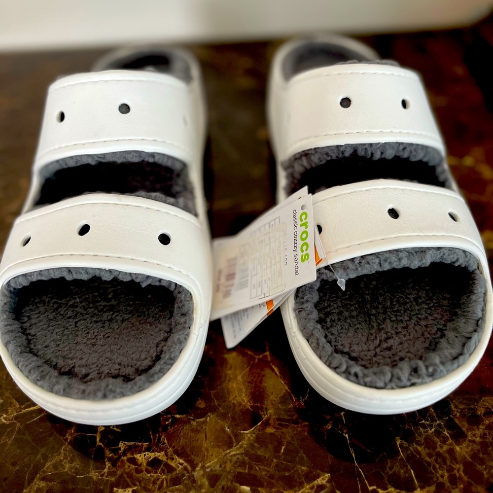 NWT Crocs Classic Cozzzy Sandal White Women's 11 Men's 9 Sherpa Lining